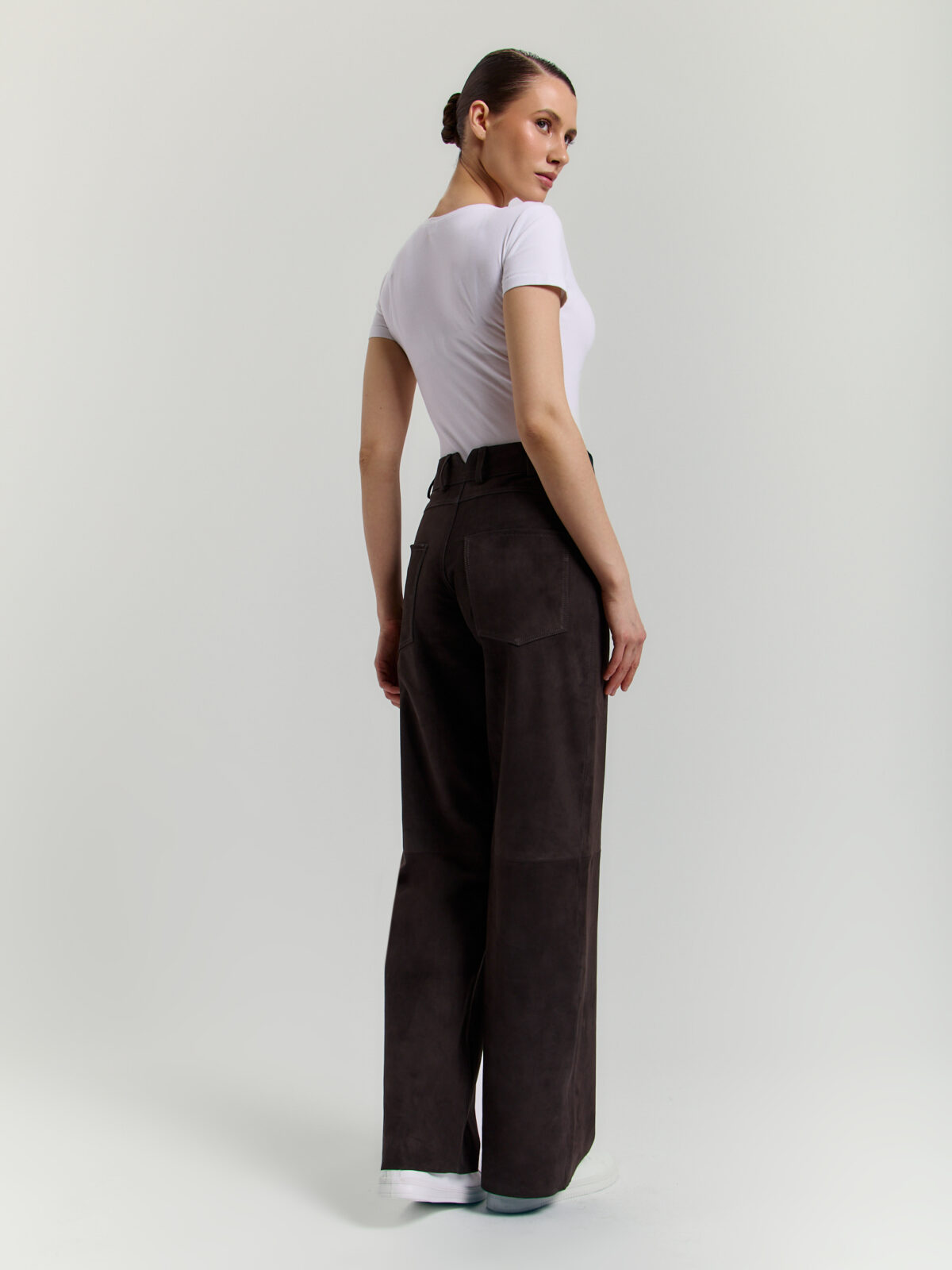 LINEA – Rahat Düz Kesim Süet Pantolon